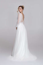 FELLINI wedding dress | V neckline with long sleeves