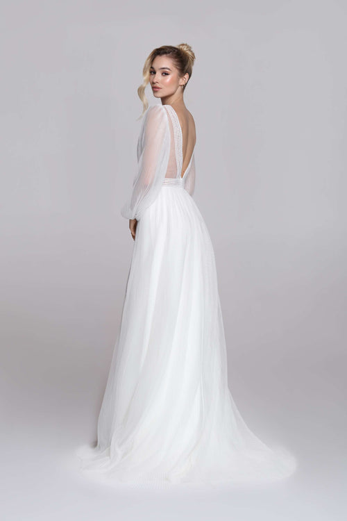 FELLINI wedding dress | V neckline with long sleeves