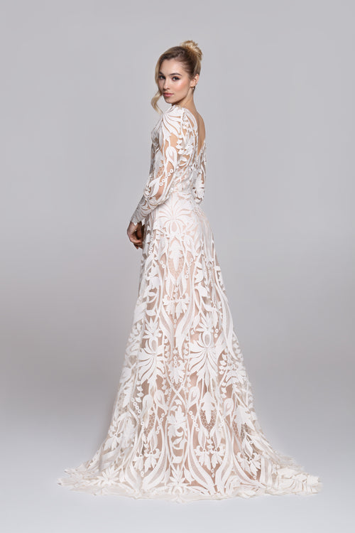 FOUNTAIN wedding dress | Geometrical bohemian lace with long sleeves